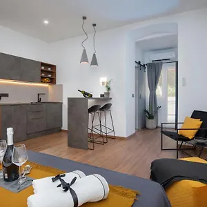 Appartement Deluxe Rooms&apartments Korzo, Pula
