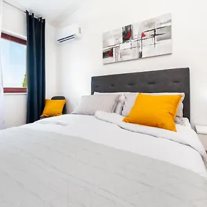 Appartement E&m, Pula