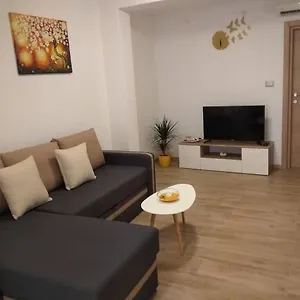 Laura Apartament